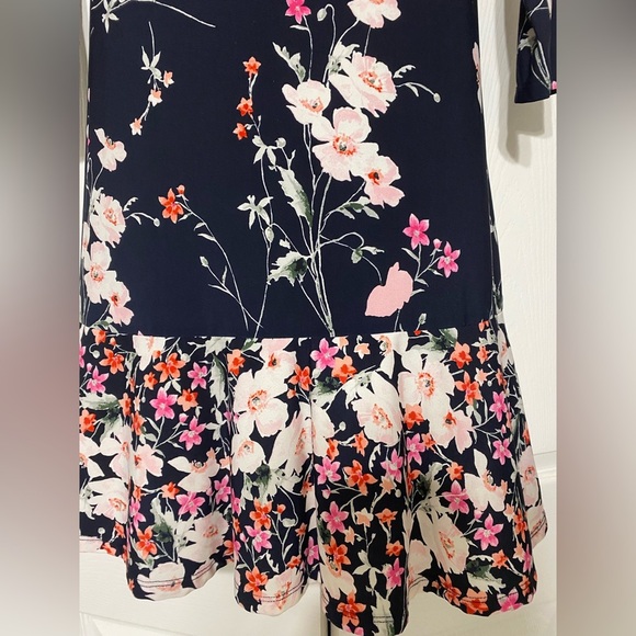 Eliza J Navy Blue Print Dress with Ruffle Hem size 4 - Picture 3 of 7